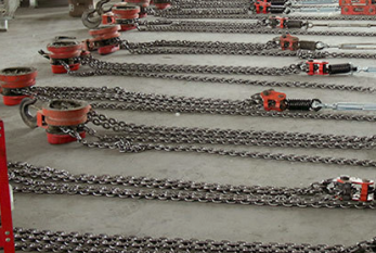 爬架電動葫蘆可以在狹窄空間中吊裝重物嗎